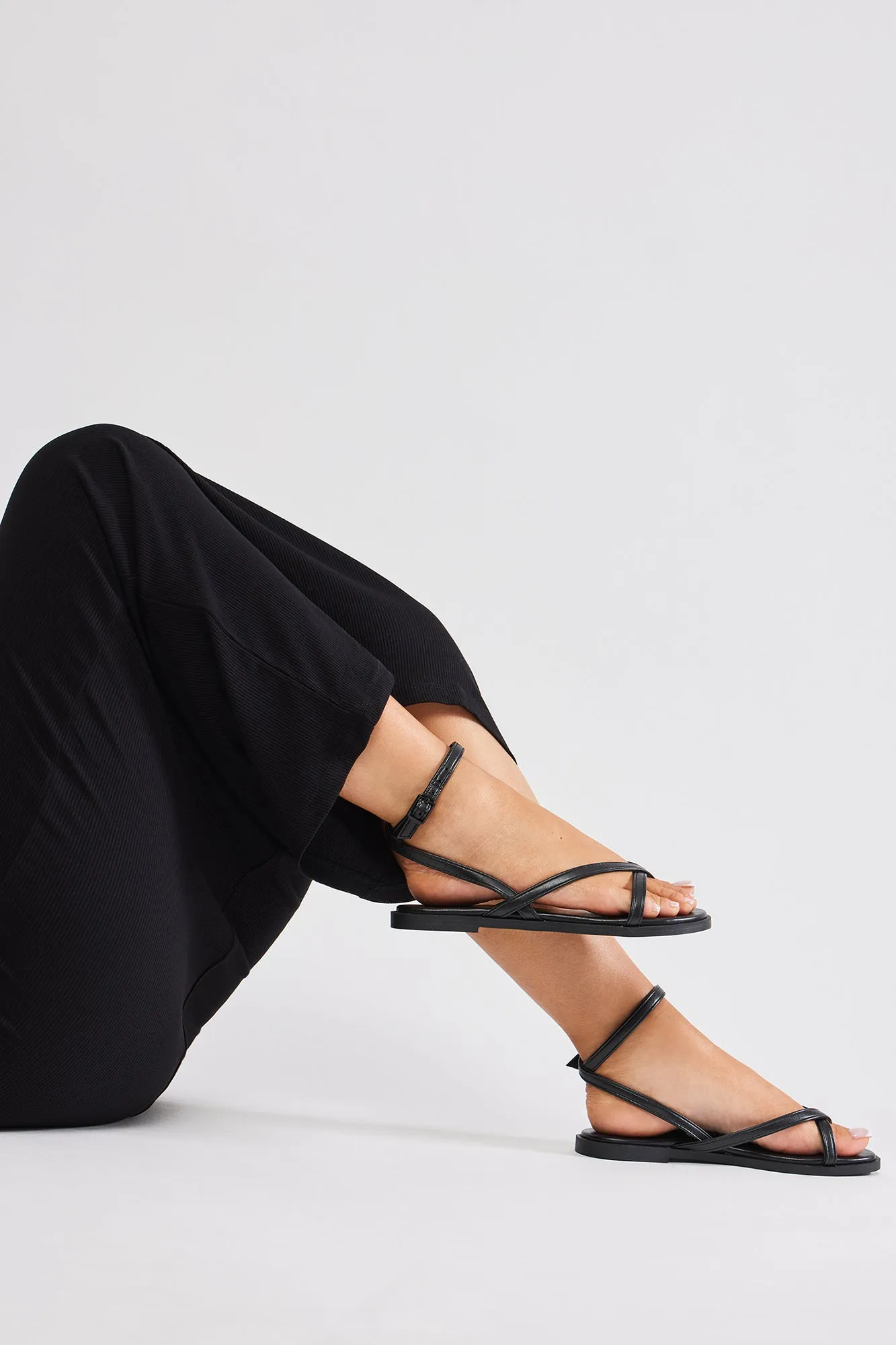 Bella Flat Sandals - Black