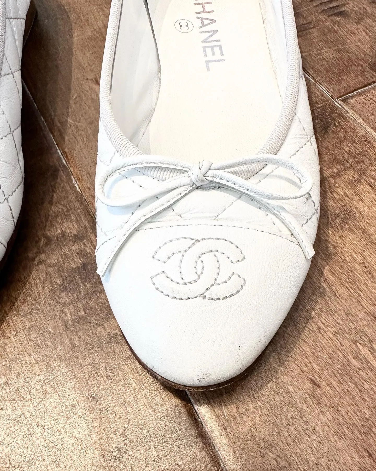 CHANEL Bow CC Leather Ballet Flats