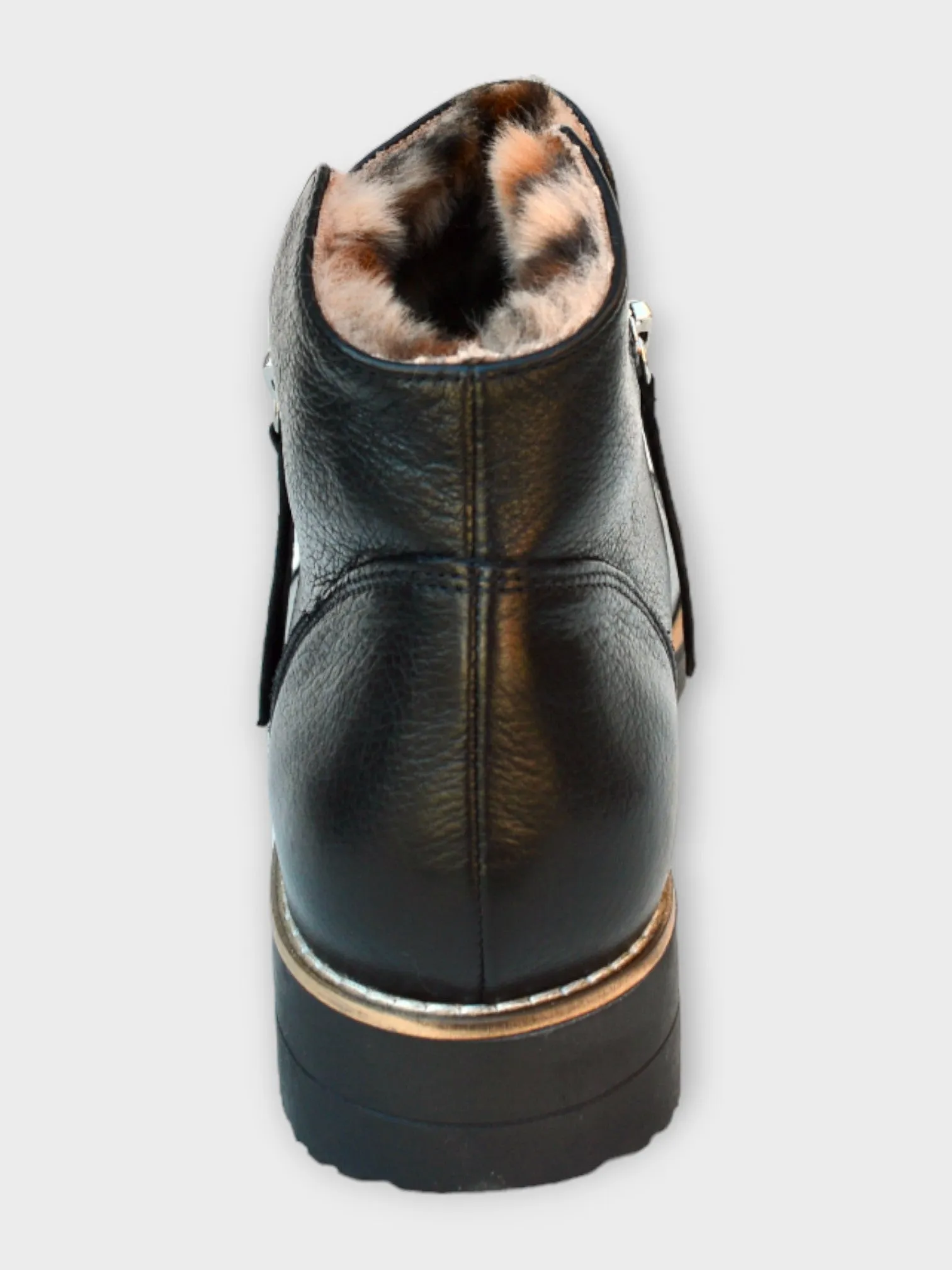 Sure! To optimize the title for e-commerce, we want it to be descriptive and engaging while including relevant keywords that customers might search for. Here’s an optimized version:

Elegant Django & Juliette Opal - Stylish Womens Heeled Boots

Feel free to adjust any specific adjectives or terms based on your target audience!