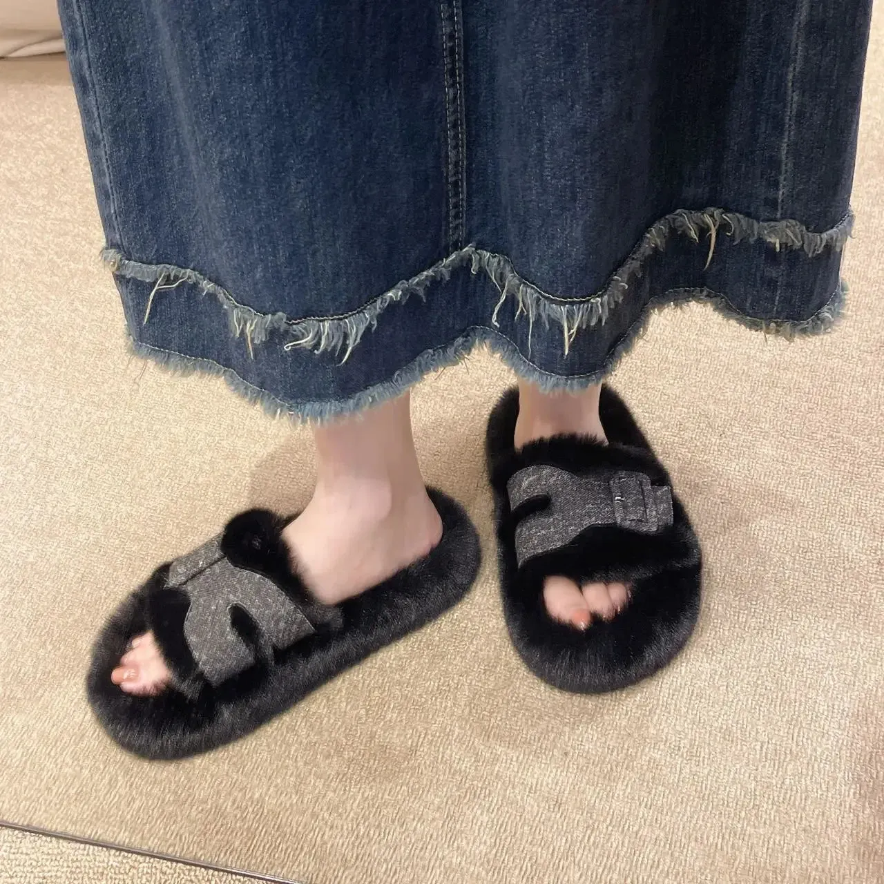 Women's Fuzzy Slippers with Buckle